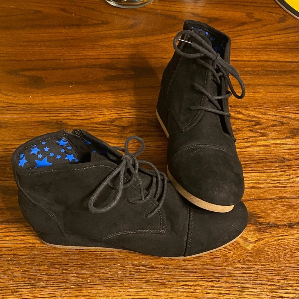 Cat & Jack Girls Black Faux Suede Lace Up Side Zip Ankle Booties Size 6
